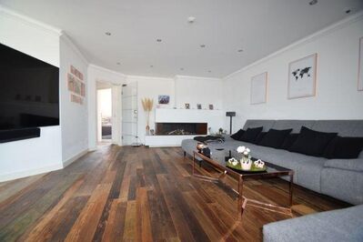 ZU VERKAUFEN: Hochwertig kernsanierte 4-Zimmer-Eigentumswohnung im Soester Westen mit 2 Balkonen + 2 Stellplätzen + Einbauküche und vielen Extras