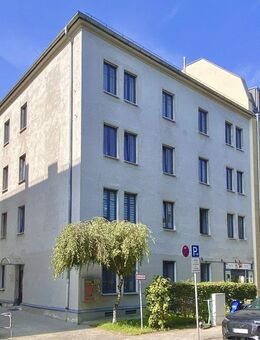 Bestlage: Wohn-/Geschäftshaus mit enormem Entwicklungspotenzial! - München