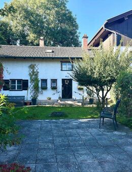 Charmantes REH mit nostalgischem Flair und großen Grundstück! - Rosenheim