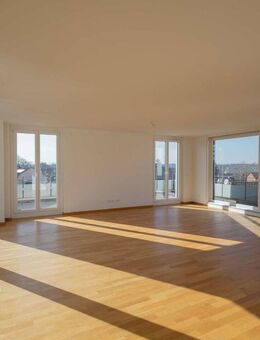 Exklusives Penthouse mit Panorama-Fenstern und Aufzug direkt in die Wohnung - Baden-Baden