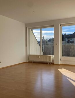 Sonnige 3-Raum-Wohnung mit 2 schönen Balkonen - Auerbach (Vogtland)