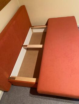 Schlafsofa mit Stauraum – sehr gut erhalten, gemütlich & praktisch! - Eime