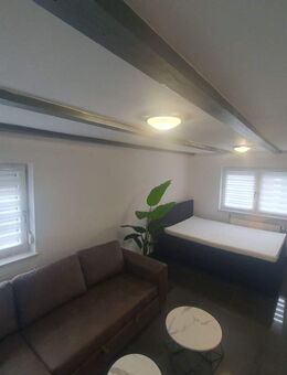 Sanierte Immobilie mit Garten, Garage und Erweiterungsmöglichkeiten - Nürnberg