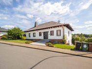 Freistehendes Einfamilienhaus mit Ausblick über Raubach - großzügiges Wohnen mit Charme! - Raubach