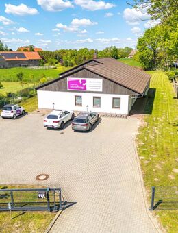 Großer Praxisbungalow auf 2300 m² Grundstück zu verkaufen! Umnutzung als Einfamilienhaus möglich! - Hecklingen