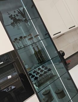 Moderne Xeno Küche Hochglanz – neuwertig – mit Bosch Geräten - Erlenbach (Main)