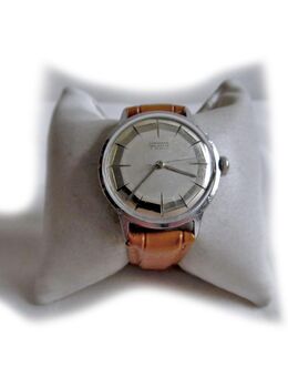 Schöne Armbanduhr von Junghans Trilastic - Nürnberg