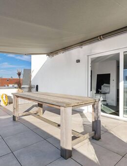 Moderne Penthouse-Wohnung mit Aufzug, zwei Dachterrassen und Carport in Bietigheim! - Bietigheim