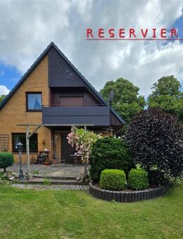 Einfamilienhaus mit 4 Zimmern, Vollkeller und Garage auf gepflegtem Grundstück - Reduzierter Preis und reduzierte Courtage!!! - Neumünster