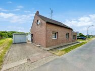 Sanierungsobjekt mit tollem Grundstück und viel Potenzial in Grefrath - Grefrath (Sport- und Freizeitgemeinde)