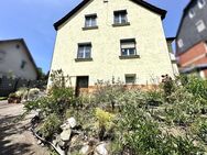 Freistehendes großzügiges Einfamilienhaus - Coburg. - Coburg