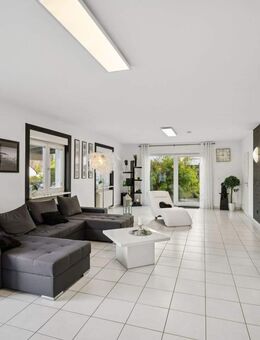 Moderne EG-Wohnung mit grosser Terrasse und Teich - Schopfheim