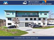 Attraktives Wohn-/ und Bürogebäude mit 3 Wohneinheiten, 2 Büroeinheiten und 15 Stellplätzen in 94481 Grafenau - Grafenau (Bayern)