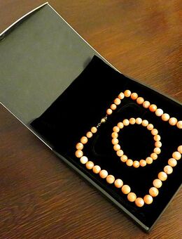 Korallenperlen-Schmuckset, Halskette und Armband - Halskette mit Magnetschließe, Vintage Style - Rheinsberg Zentrum