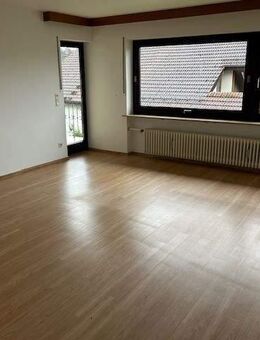 4 1/2 Zimmer Wohnung mit Balkon - Hemhofen