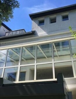 wunderschöne große 4 bis 5 Zimmer Wohnung mit 2 Bädern, Garten, großem Wintergarten, Terrasse, Küchenloft, Blick auf Wald direkt im Grünen - Schwabach