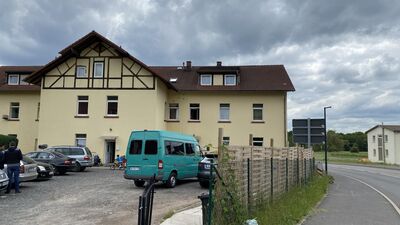 Vollvermietetes 14 Familienhaus mit super Rendite (ca. 9 % Rendite und nur Faktor 10)