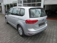 VW Touran, 2.0 TDI Comfortline, Jahr 2020 - Bergkamen