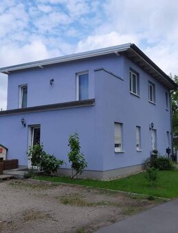 Modernes Wohnhaus mit Einliegerwohnung und separatem Baugrundstück in Seenähe - Schwerin (Brandenburg)