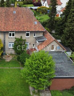 Zweifamilienhaus mit Garage auf 1.250 m² Grundstück! - Stadthagen