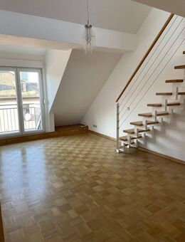 Schicke lichtdurchflutete Maisonette-Wohnung in zentraler Lage - frei und bezugsfertig - Frankfurt (Main)