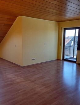 Helle 3-Zimmer-Wohnung mit Balkon in Schörzingen, provisionsfrei! - Schömberg (Regierungsbezirk Tübingen)