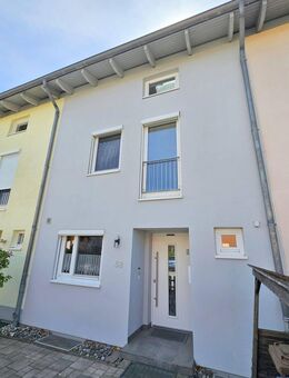 Modernes Reihenmittelhaus mit schönem Grundstück in Südausrichtung - Lübeck