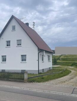 Modernisierungsbedürftiges Einfamilienhaus mit Einliegerwohnung in ruhiger Lage - Ichenhausen