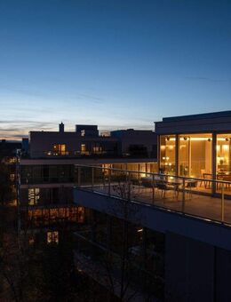 Atemberaubendes Penthouse: Fantastische Blickachsen, 3,40 Meter hohe Räume und viel Privatsphäre - München