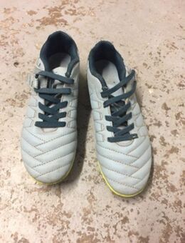 Kinder Fußball Schuhe, Marke KIPSTA, Größe: 31 - Wadgassen