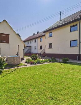 Jede Menge Raum für die ganze Familie - Zweifamilienhaus im Grünen - Schwäbisch Gmünd