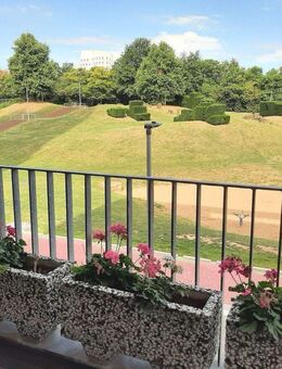 Schicke 3 Zimmer-Wohnung in Bestlage/Nähe Rheinturm - Düsseldorf