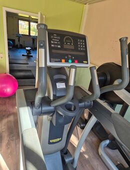 Technogym excite 700 Crosstrainer Ergometer - Köln