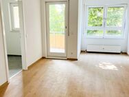 Modernisierte "1 Zimmer Singlewohnung" mit Neuer Einbauküche und Balkon - Pleidelsheim