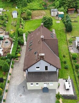Doppelhaushälfte mit viel Platz, Terrasse und zwei Stellplätzen! - Meiningen