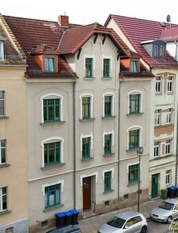 Modernisiertes Mehrfamilienhaus mit Balkonen & Wintergärten - gute Lage, Faktor 13,7 - Altenburg