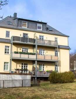 Charmante 2-Raum-Dachgeschosswohnung mit französischem Balkon in Hartmannsdorf - Hartmannsdorf (Sachsen)