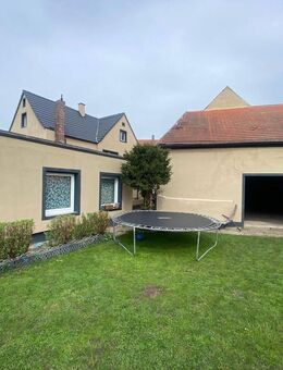 Zweifamilienhaus mit Platz, Komfort & Naturidylle - Dürrwangen