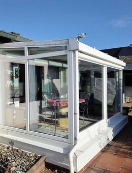 Exklusiver Bungalow in Ernsgaden - Wohnen auf 177 m² mit Wintergarten, Sauna & Traumgrundstück! - Ernsgaden