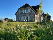 *Bezugsfertig* Hochwertiges Reetdachhaus in absoluter Naturlage von Lohme (Rügen) - Lohme