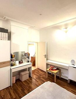 Möblierte Erdgeschosswohnung, 3ZKB mit Einbauküche, Terrasse und Gartenmitnutzung - Saarbrücken