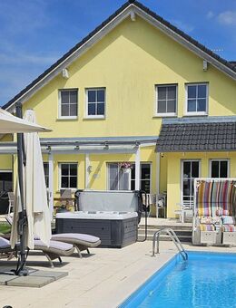 Traumhaftes Luxushaus im Unterallgäu, Bestlage, mit Pool, Whirlpool, Solardusche zu verkaufen ! - Türkheim