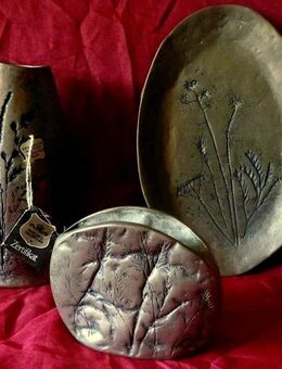 3 teiliges dekoratives, sehr hochwertiges Vintage Messingset mit floralem graviertem Muster und schöner Patina - Niederfischbach