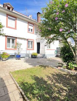 Zentral gelegenes Stadthaus in Lörrach mit Einliegerwohnung und Genehmigung zur Aufstockung+ Garten! - Lörrach