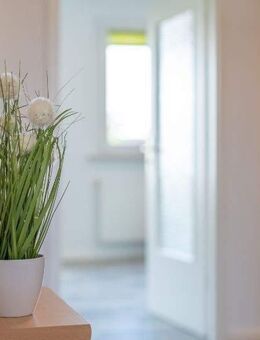 Einziehen und wohlfühlen! 3 Zimmer-Wohnung im 1.OG mit Balkon - Merseburg