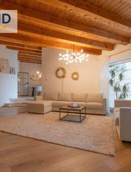 Renovierte Eigentumswohnung mit 160 m² Wohnfläche auf zwei Etagen mit Stellplatz in Herford! - Herford (Hansestadt)