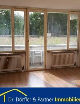 Fernwärme mit Wohnung - renovierte 2-Zimmerwohnung mit großem Westbalkon - Erlangen