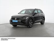 VW Tiguan, Active, Jahr 2021 - Essen