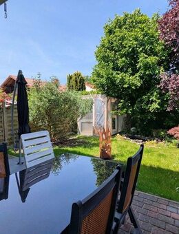 Attraktives Reihenendhaus mit Garage - Bad Zwischenahn