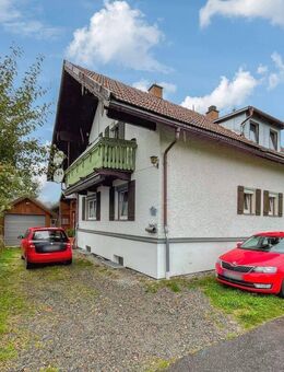 Vermietetes Zweifamilienhaus in zentraler Lage von Grafenau zu verkaufen - Grafenau (Bayern)